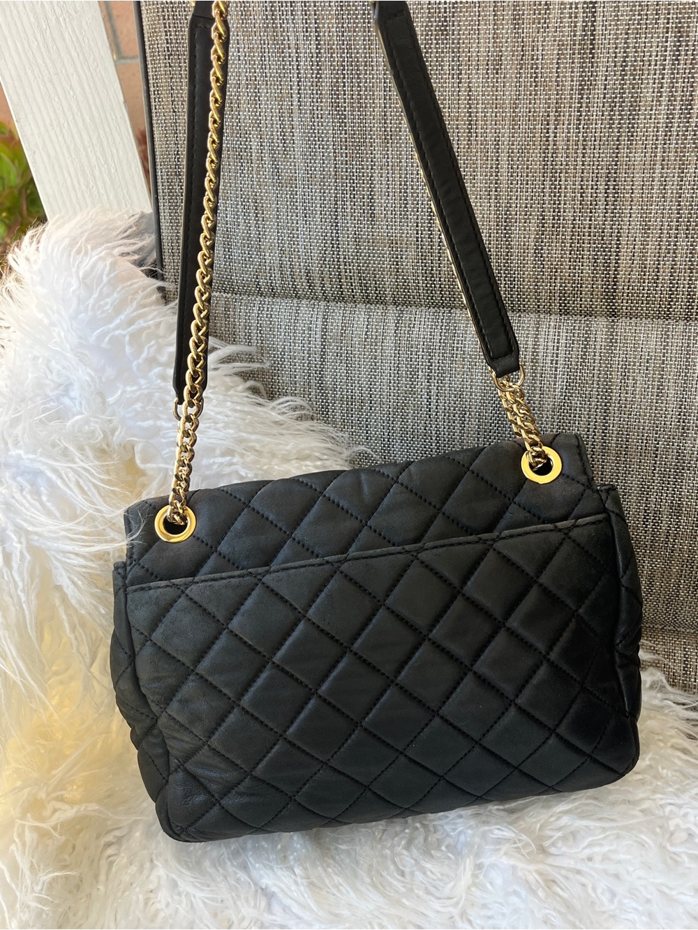 Michael Kors Black Quilted Shoulder Bag with Gold Hardware - Picture 2 of 16